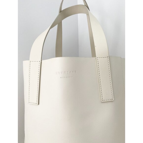 Everlane Vertical Leather Tote Bag in Black/Ivory - Picture 7 of 9